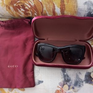 Gucci authentic brown sunglasses with case
